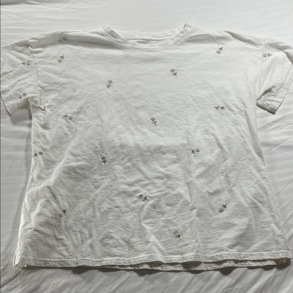 24/7 Maurices Tops - White Short Sleeve Tee with Subtle Floral Embroidery